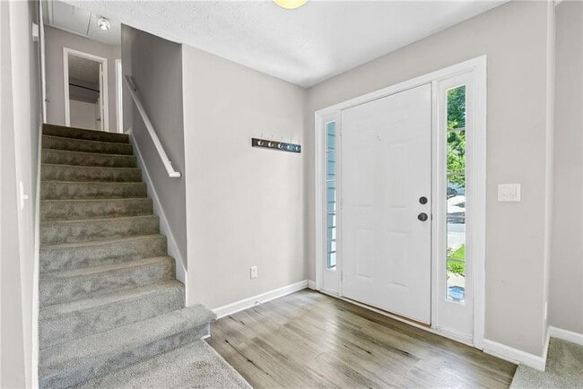 Building Photo - 5590 Princeton Oaks Dr