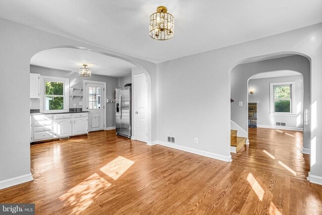 Building Photo - 8230 Gregory Dr