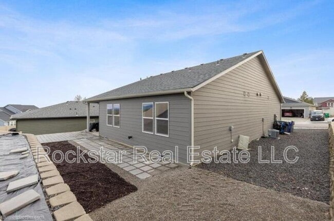 Building Photo - 8215 S Avery Rd
