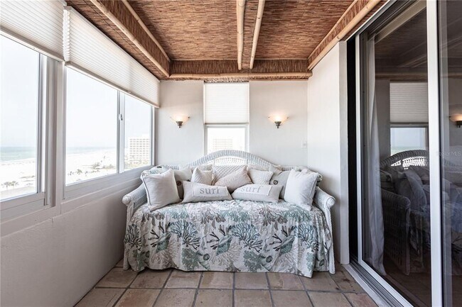 Building Photo - 1055 W Peppertree Dr