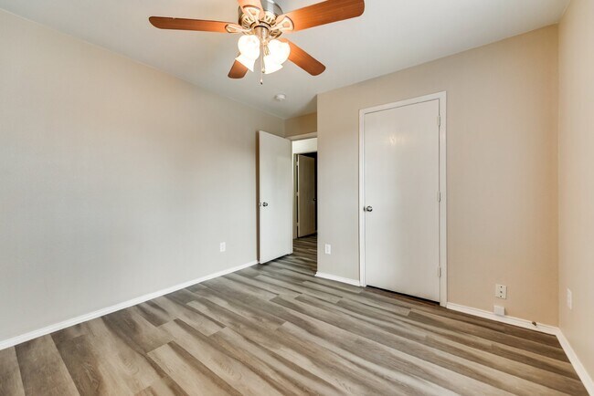 Building Photo - Updated 3-2-2 Ranch in McKamy Evers (North Denton)