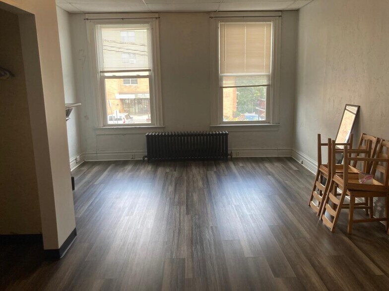 Building Photo - 3209 Niagara St