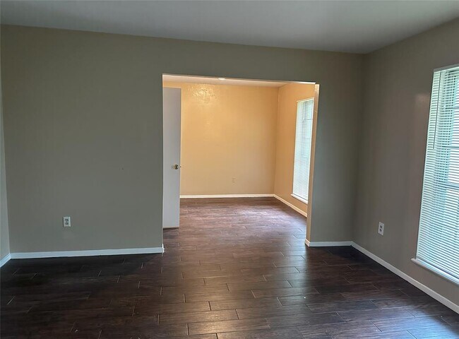 Building Photo - 11323 Sageway Dr