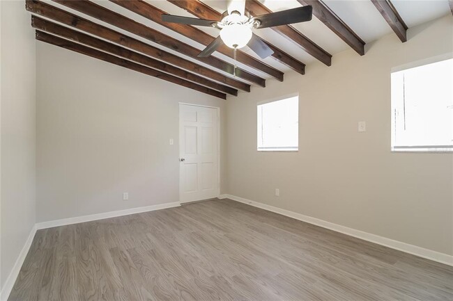 Building Photo - 1111 Gerona Ave