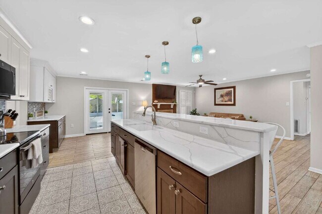 Building Photo - 118 Blue Heron Dr