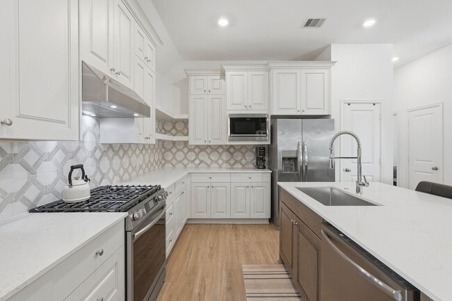 Building Photo - 4910 Shore Arbor Ln