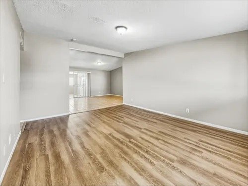 Building Photo - 8831 W Northview Ave