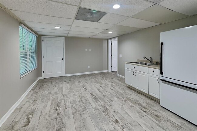 Building Photo - 2798 Beddington Way