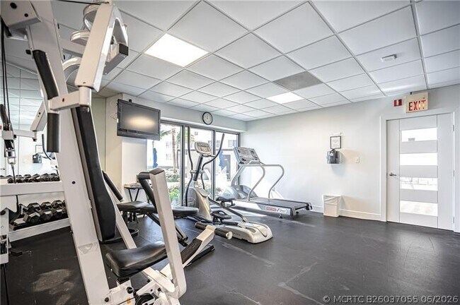 Building Photo - 3800 Galt Ocean Dr