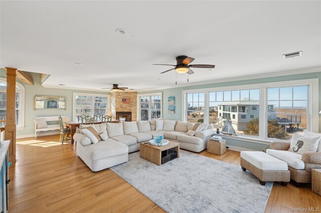 Building Photo - 902 Dune Rd