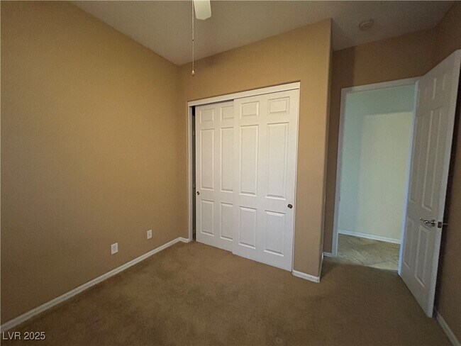 Building Photo - 2685 La Boutique St