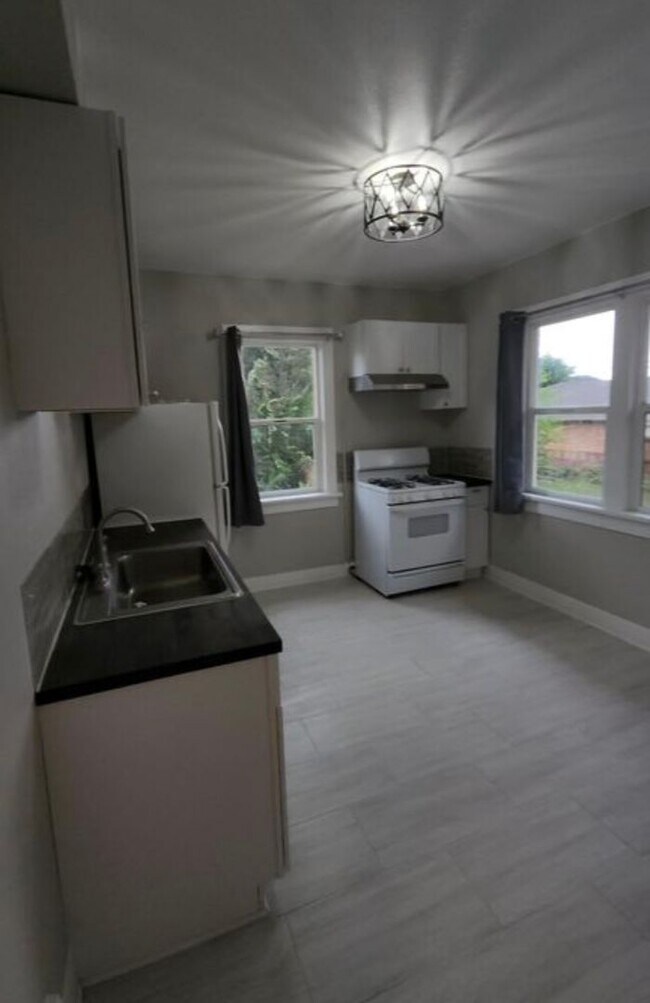 Primary Photo - Curtis Newton Fourplex