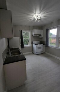 Building Photo - Curtis Newton Fourplex