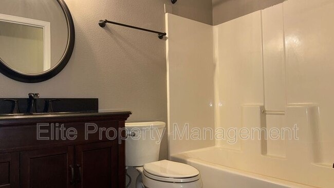 Building Photo - 788 S Knox Dr