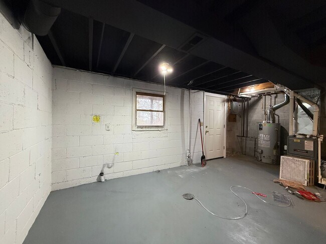 Building Photo - Pennoyer 1703/1705