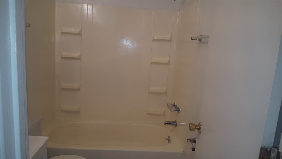 Building Photo - 1114 Johnson Ave