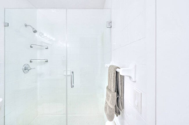 Building Photo - 470 SW 7th St