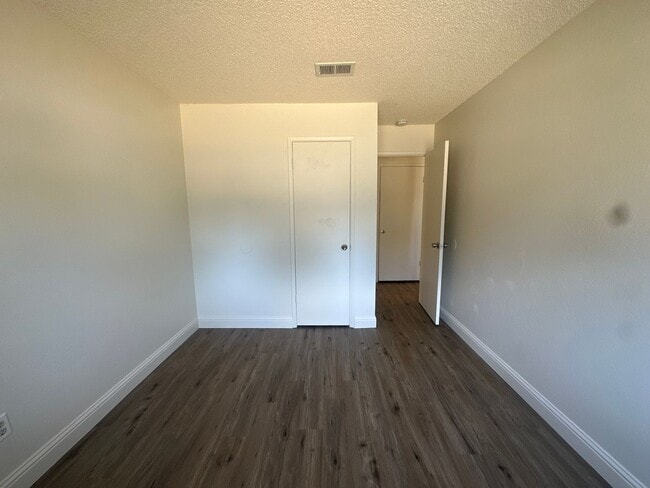 Building Photo - 1701 Ortega Dr