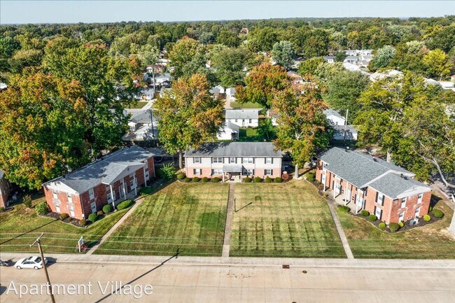 Building Photo - 2 br, 1 bath House - 2910 Ravenswood Dr