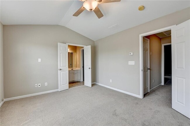 Building Photo - 4020 Edgecomb Dr