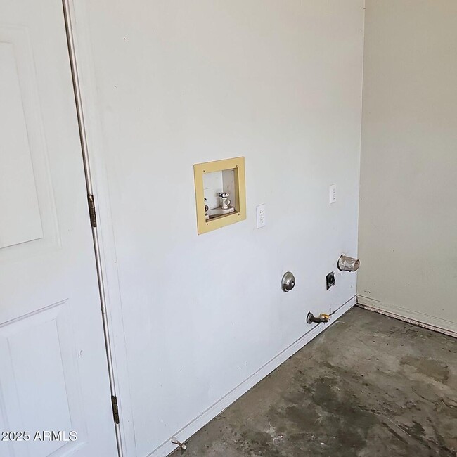 Building Photo - 7060 E Burro Ln