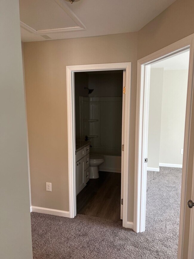 Building Photo - 507 E Mills Dr
