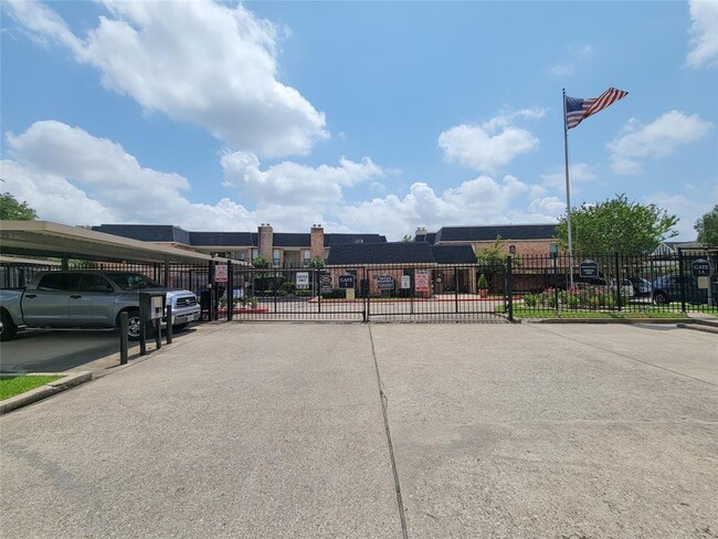 Building Photo - 1601 S Shepherd Dr