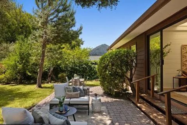 Building Photo - Charming 3bd/3bth Mid Century Home in Lark...