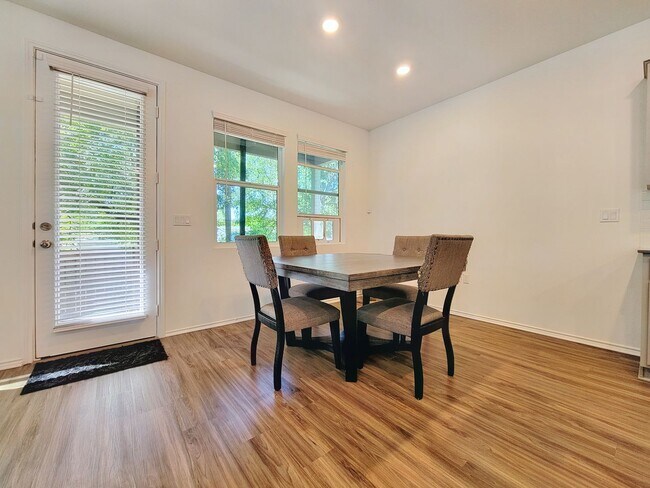 Building Photo - Spacious 4-Bedroom, 3-Bath Single-Family H...