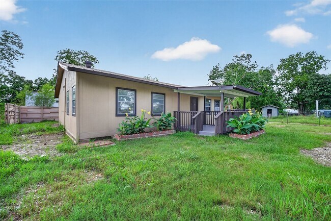 Building Photo - 12731 Wanda Way