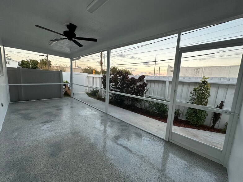 Building Photo - 2112 Garfield St