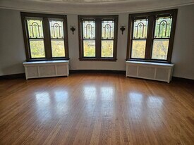 Building Photo - 144 N Mason Ave