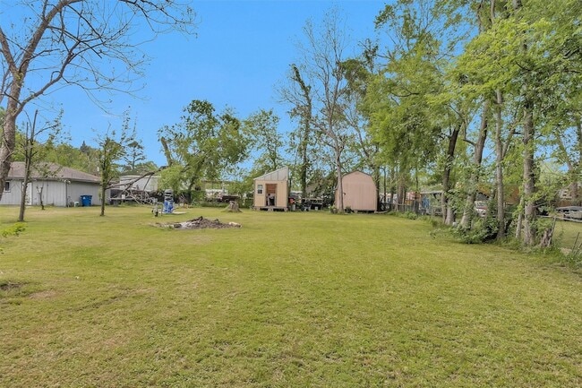 Building Photo - 1725 Strawn Rd