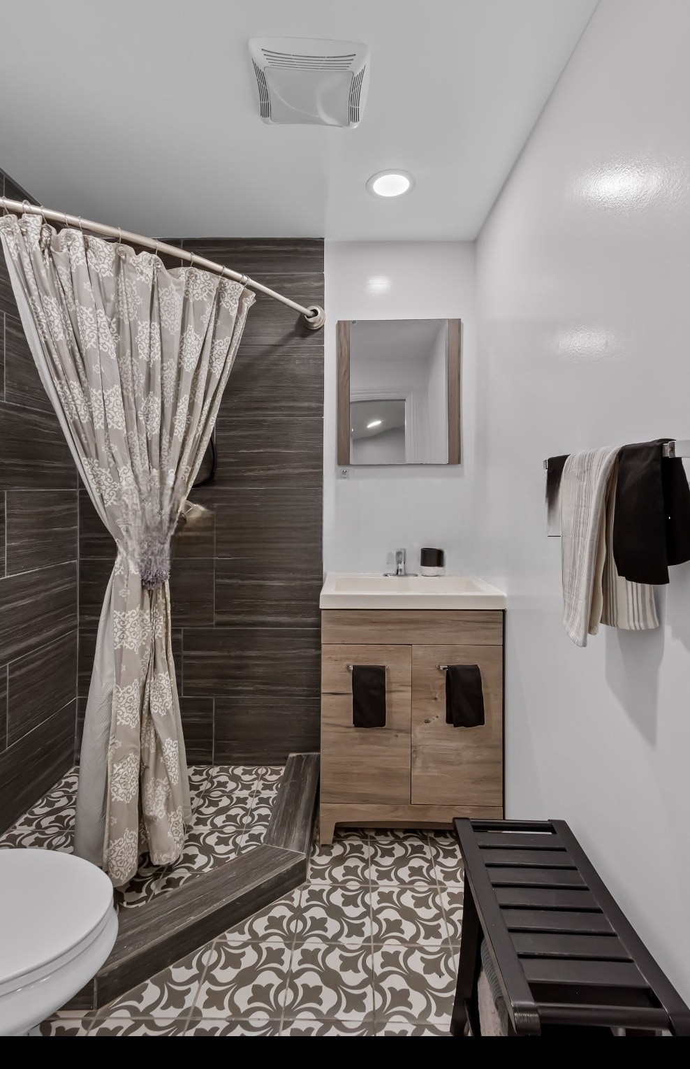 Building Photo - 4159 La Salle Ave