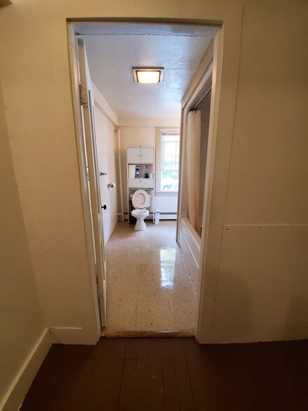 Building Photo - 107 Church St 2021