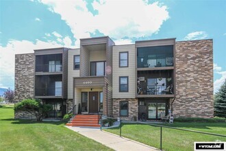 Building Photo - 4460 S Poplar St