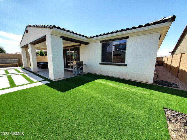 Building Photo - 23052 Via Del Oro