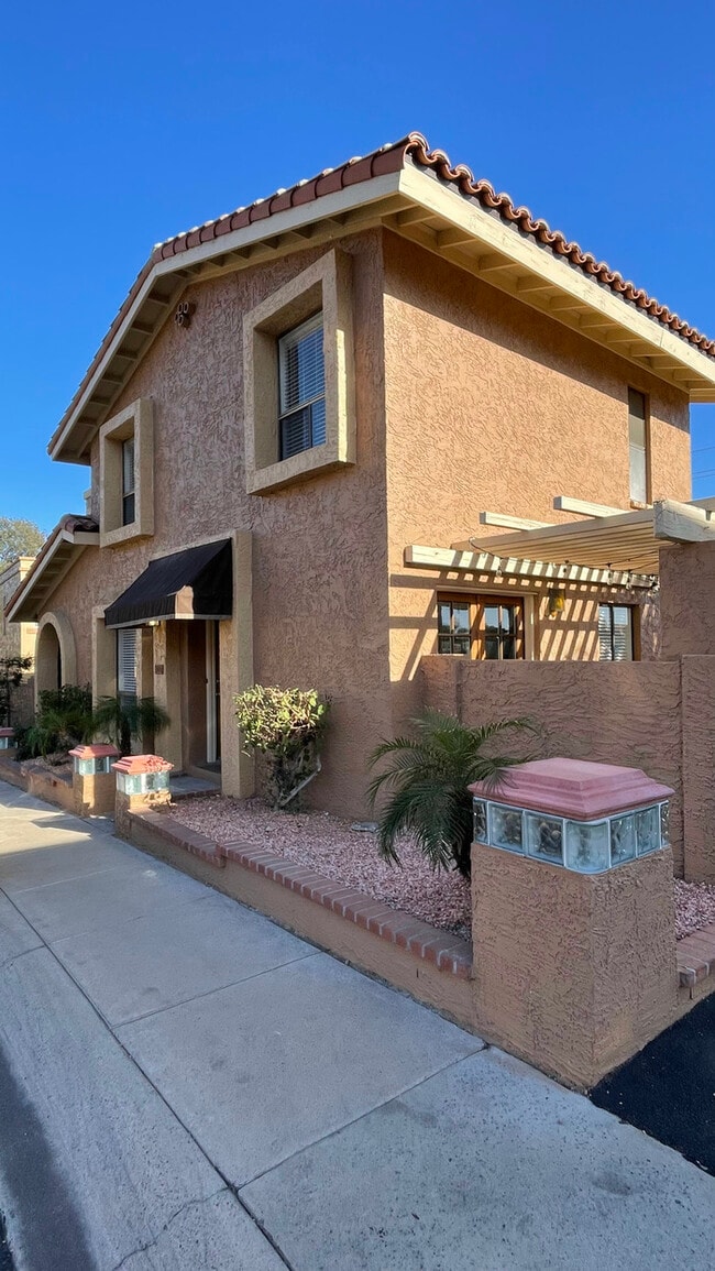 Pointe at Tapatio Townhome 807 E North Ln Phoenix AZ 85020