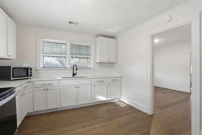 Building Photo - 3 Bedroom Newly Renovated Home in Central SC