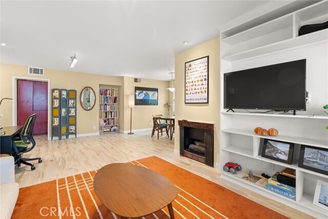 Building Photo - 1021 N Crescent Heights Blvd