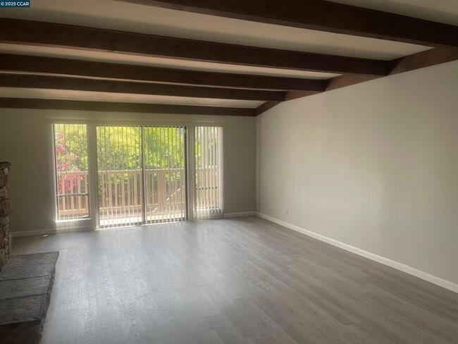 Building Photo - 971 Livorna Rd