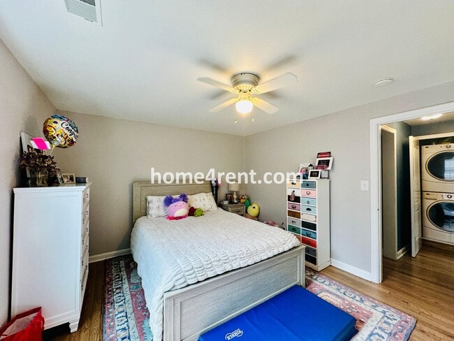 Building Photo - Charming, Prairie Village Home in a Quiet Neighborhood with Wood Floors and a Fenced Yard!