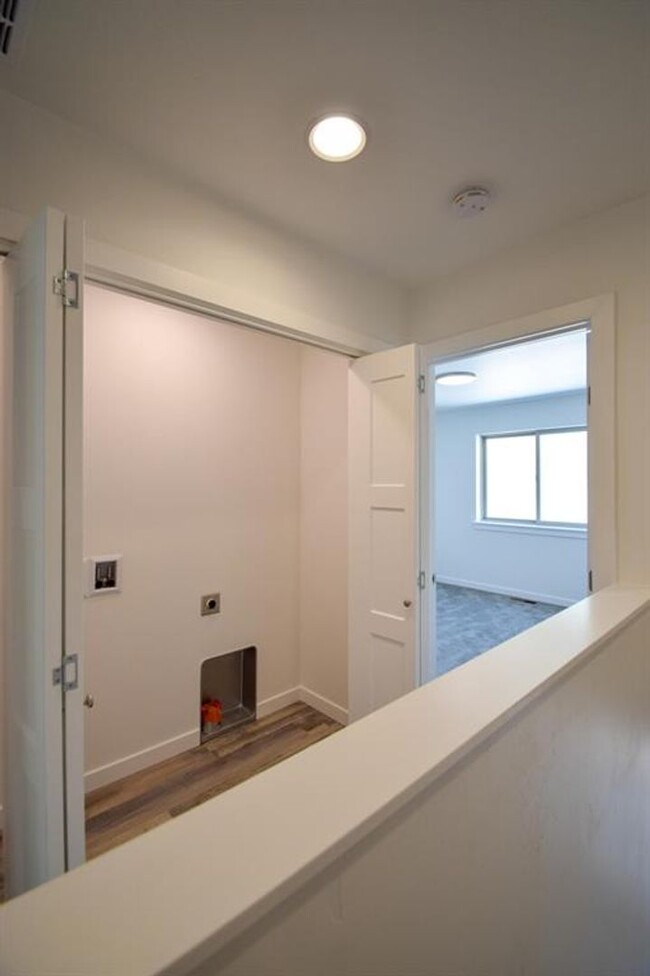 Building Photo - New South Hills Duplex Stunner!
