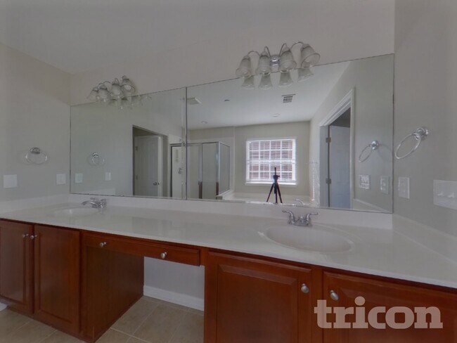 Building Photo - 2020 Universe Ct