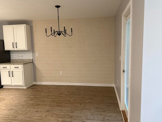 Building Photo - 351 Merlin Ct