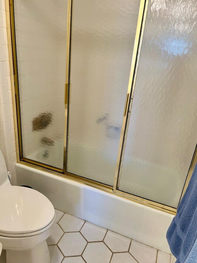 Building Photo - 1 SE Turtle Creek Dr