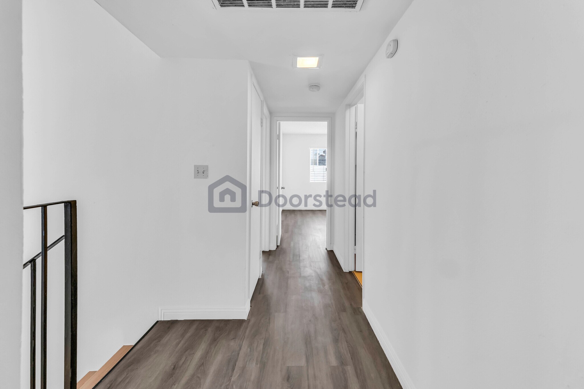 Building Photo - 15555 Nordhoff St