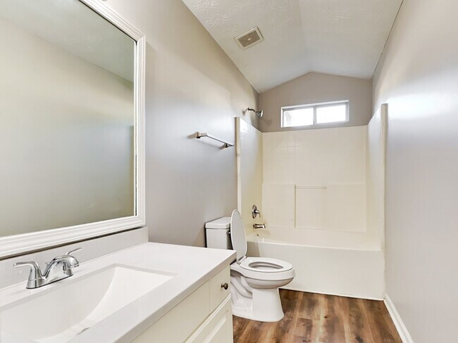 Building Photo - 200 Adam Cir