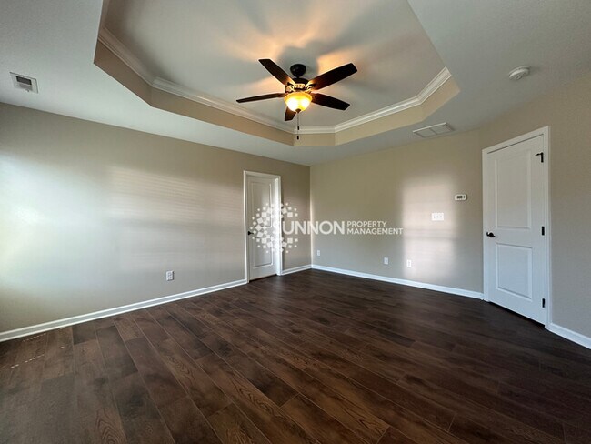 Building Photo - Updated 3 Bedroom Townhome in Bryant Park