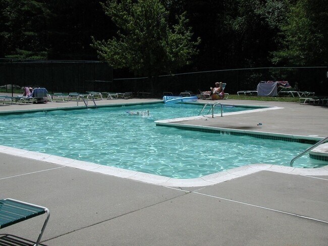 Building Photo - 18 Walden Dr